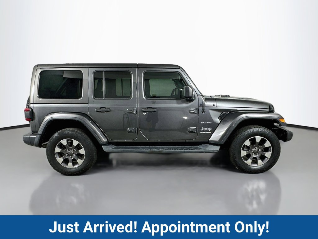 Used 2018 Jeep Wrangler Unlimited Sahara AWD/4WD image 9