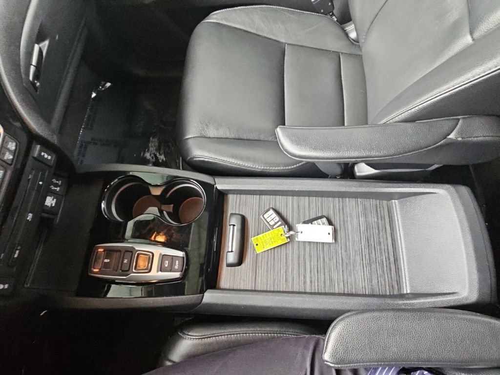 Used 2016 Honda Pilot Touring image 31