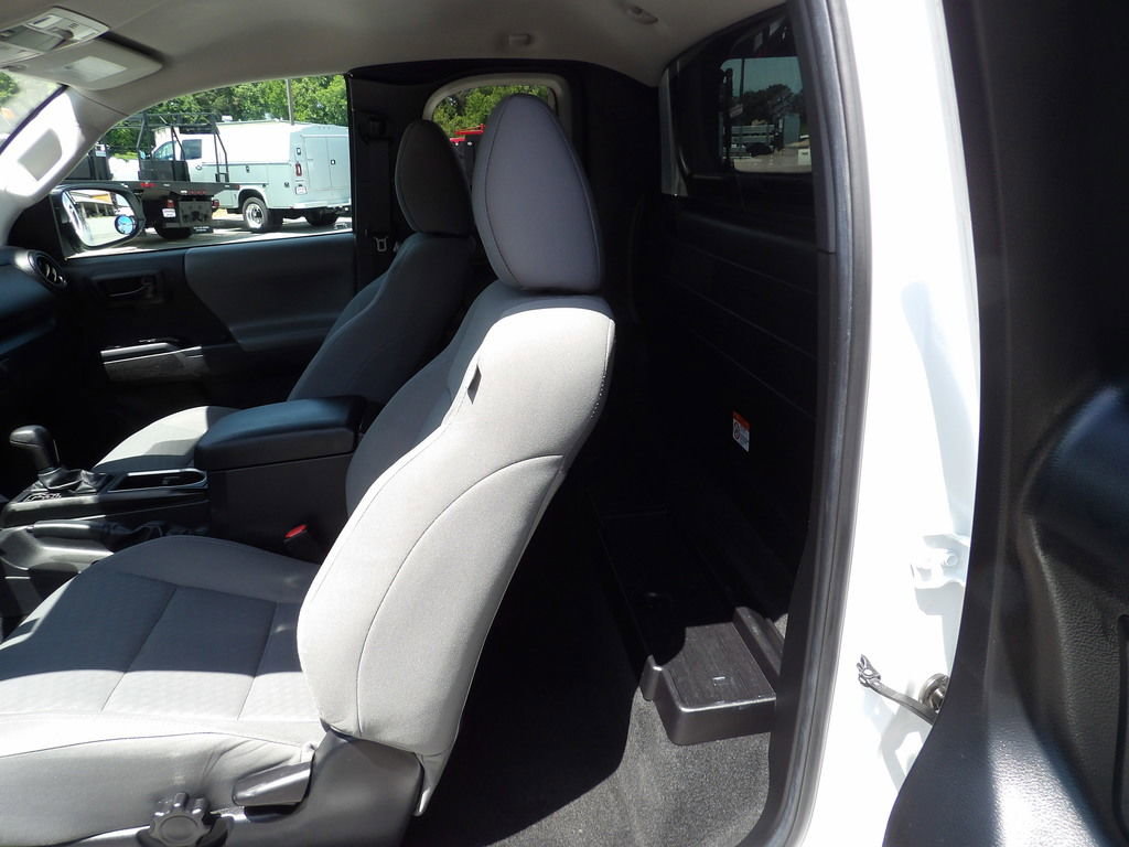 Used 2022 Toyota Tacoma SR RWD image 28