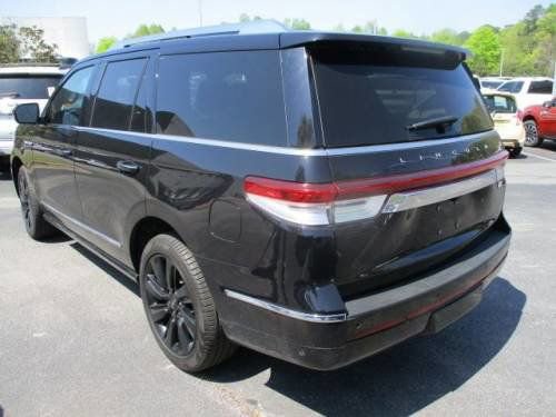 Used 2023 Lincoln Navigator Reserve image 3