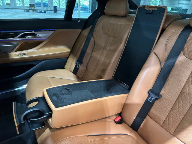 Used 2020 BMW 745e xDrive AWD/4WD image 51