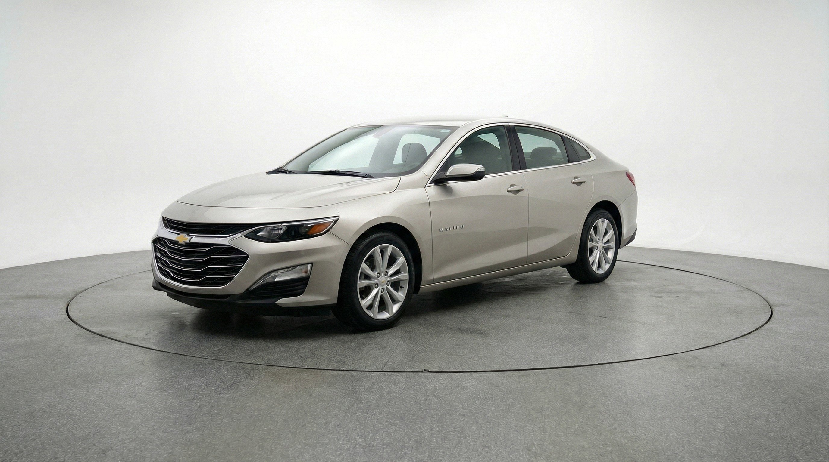 Used 2024 Chevrolet Malibu LT image 3