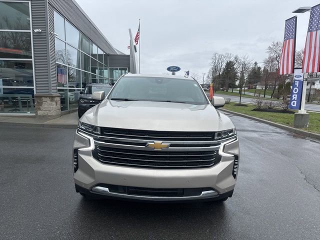 Used 2022 Chevrolet Suburban LT AWD/4WD image 3