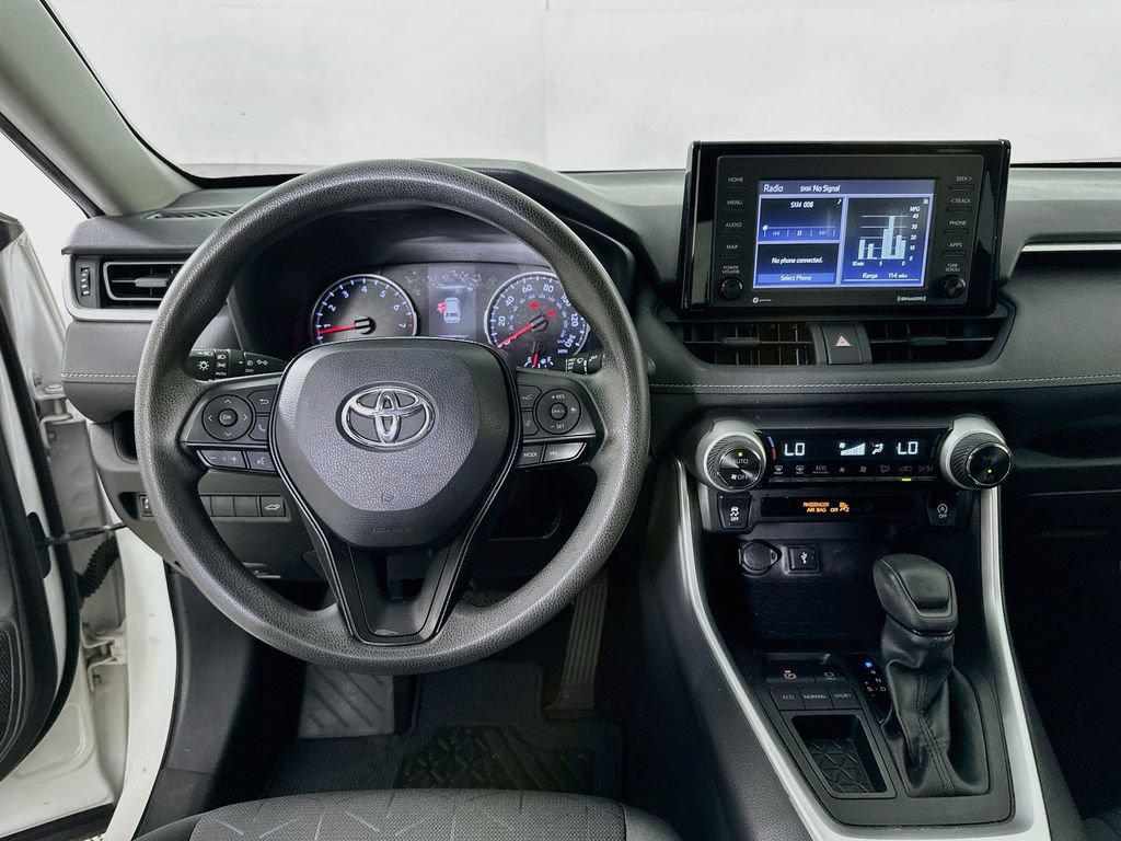 Used 2021 Toyota RAV4 XLE w/ Convenience Package FWD image 19
