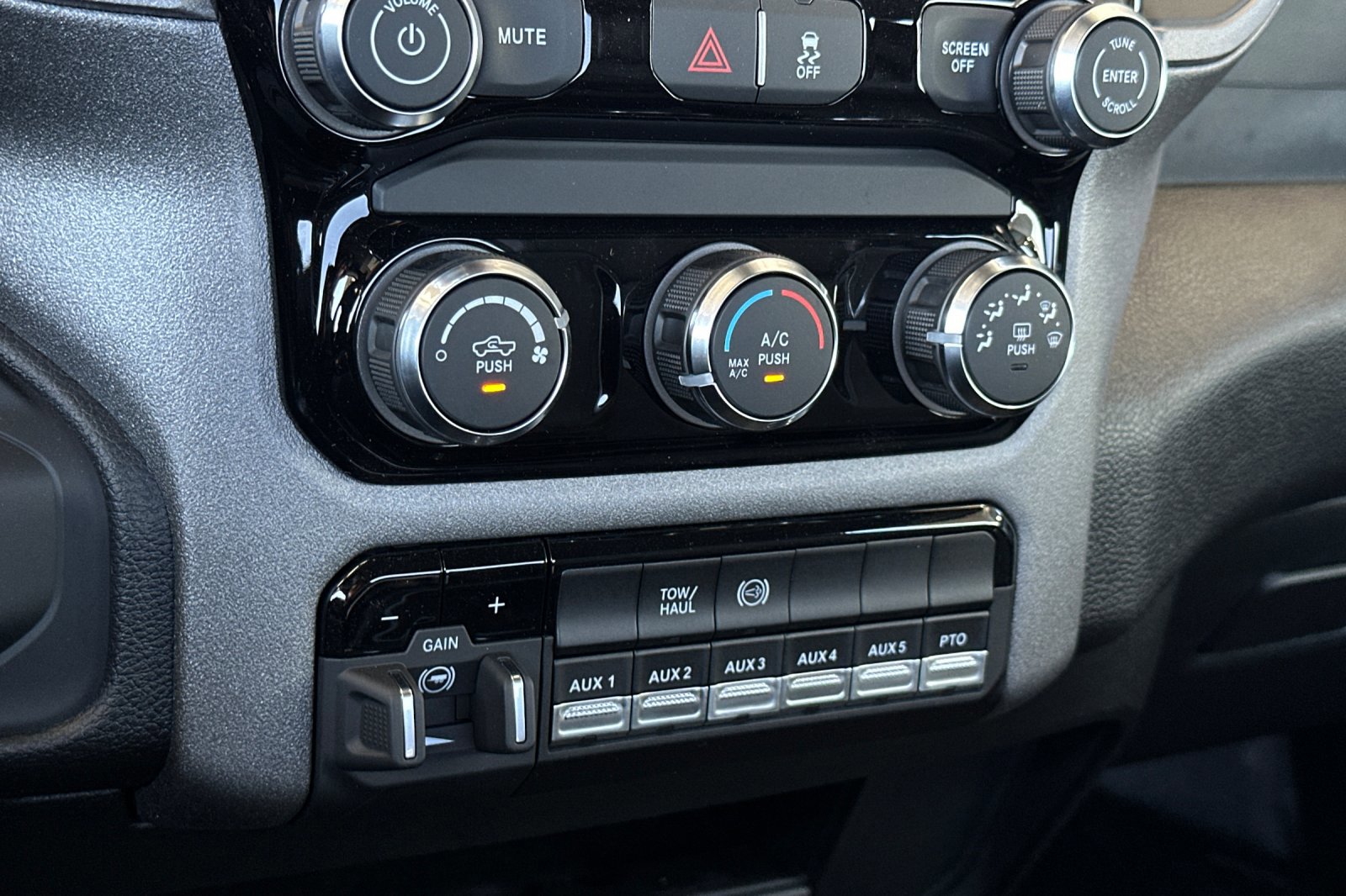 New 2025 RAM 3500 Tradesman image 16