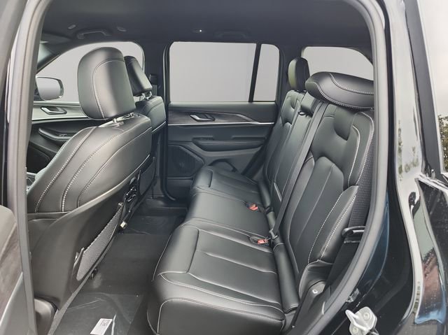 New 2025 Jeep Grand Cherokee Limited image 13