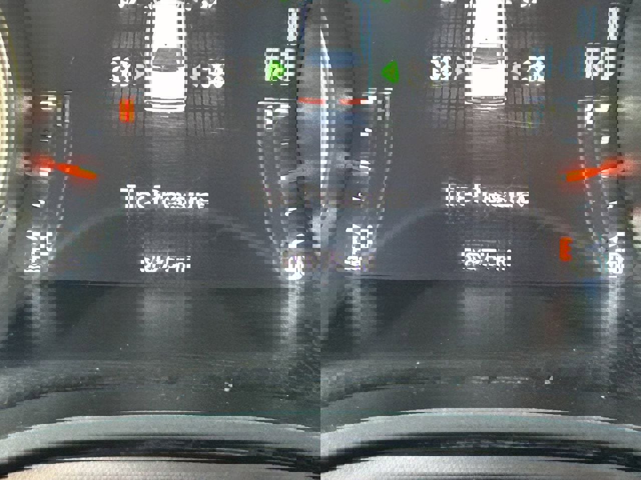 Used 2019 Dodge Challenger SXT image 30