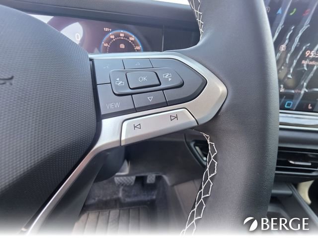 New 2025 Volkswagen Tiguan SE image 22