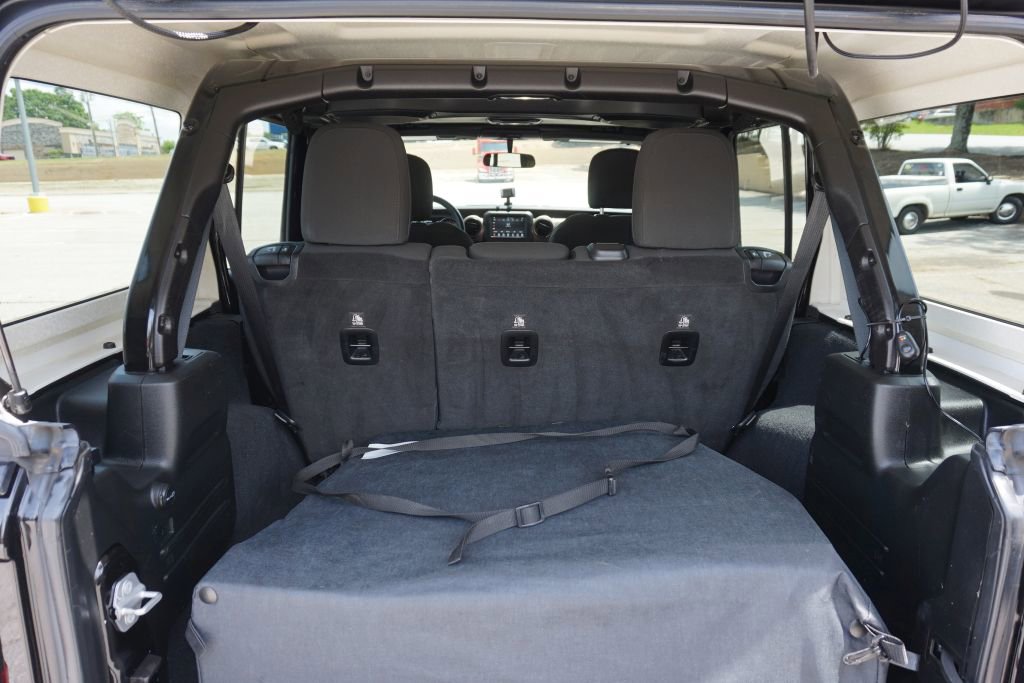 Used 2018 Jeep Wrangler Unlimited Sport S image 28