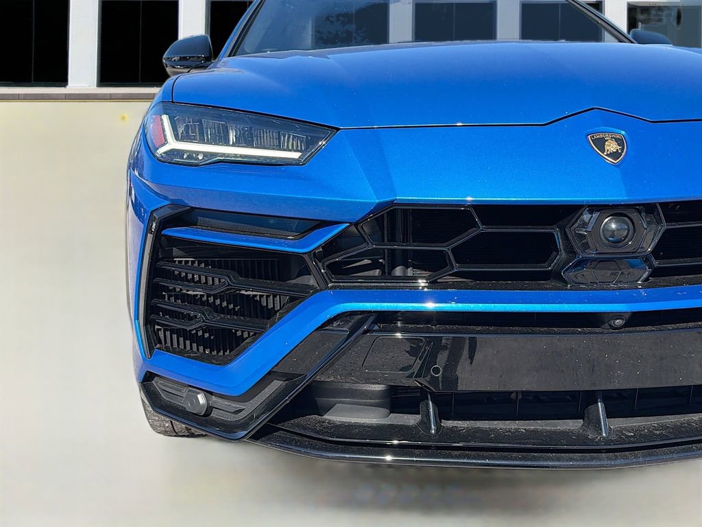 Used 2022 Lamborghini Urus image 11