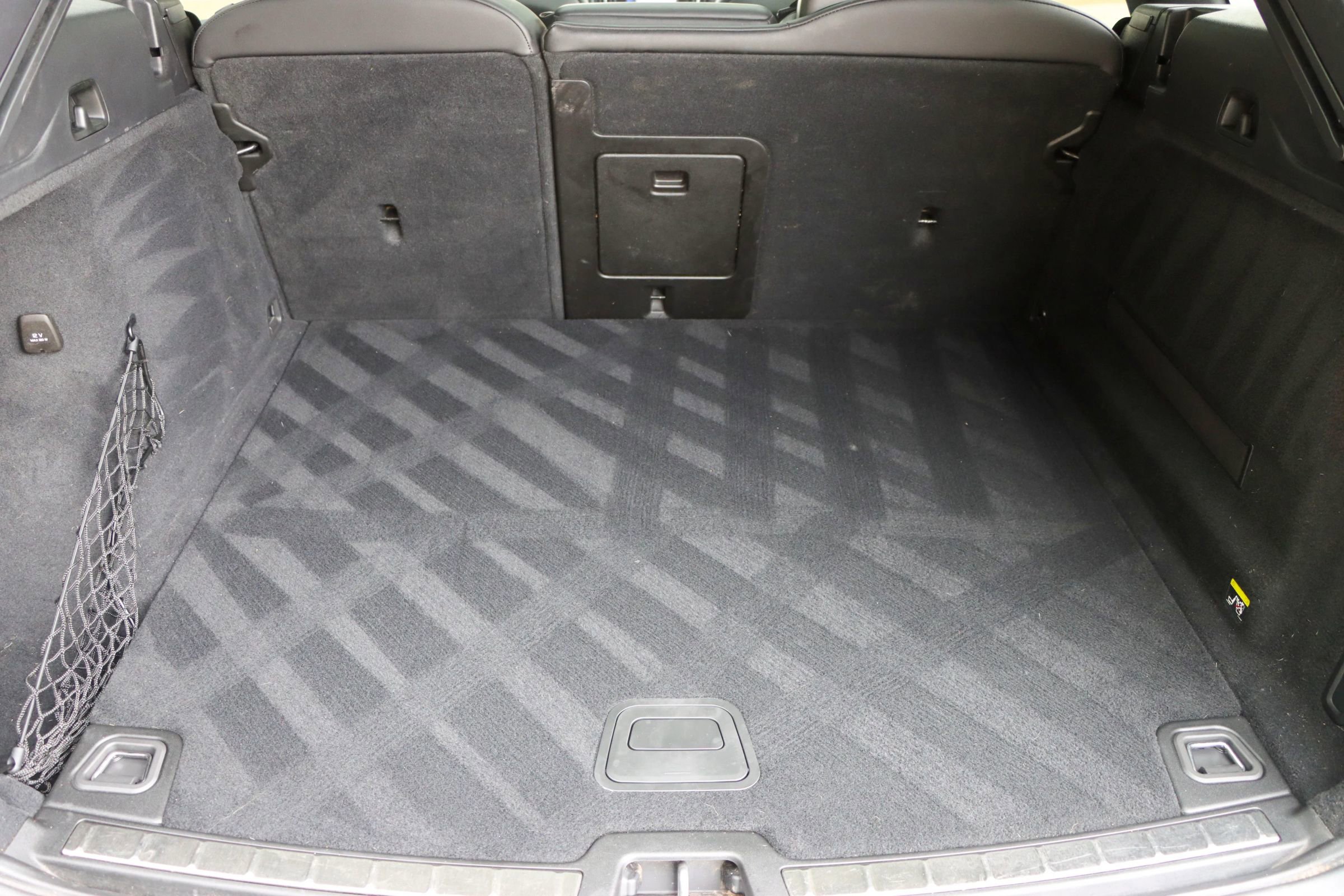 Used 2018 Volvo XC60 T5 R-Design w/ Convenience Package image 24