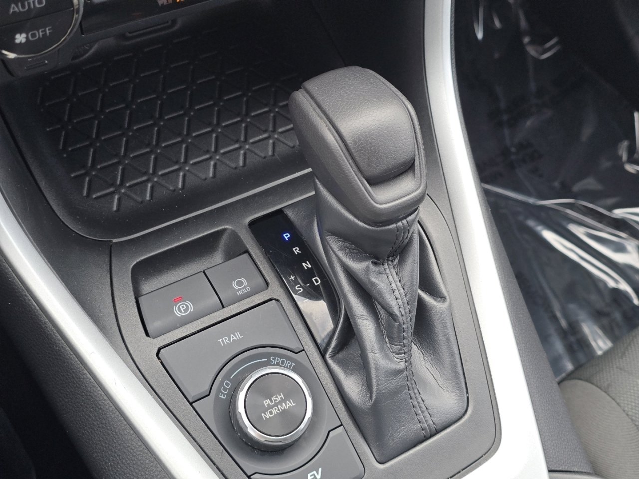 Used 2023 Toyota RAV4 AWD Hybrid image 30