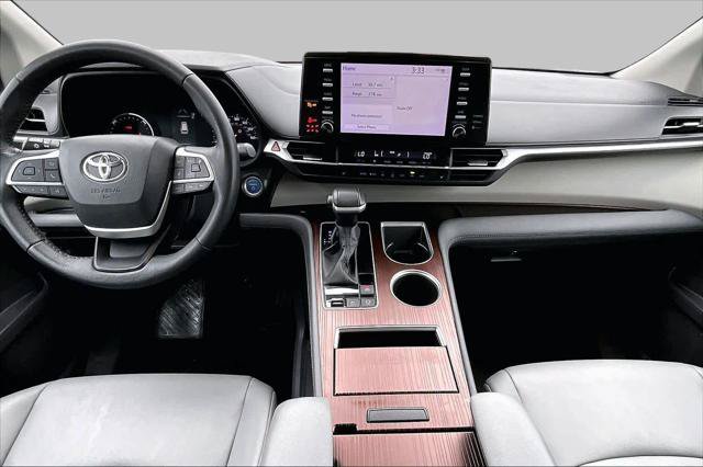 Certified 2024 Toyota Sienna XLE FWD image 16