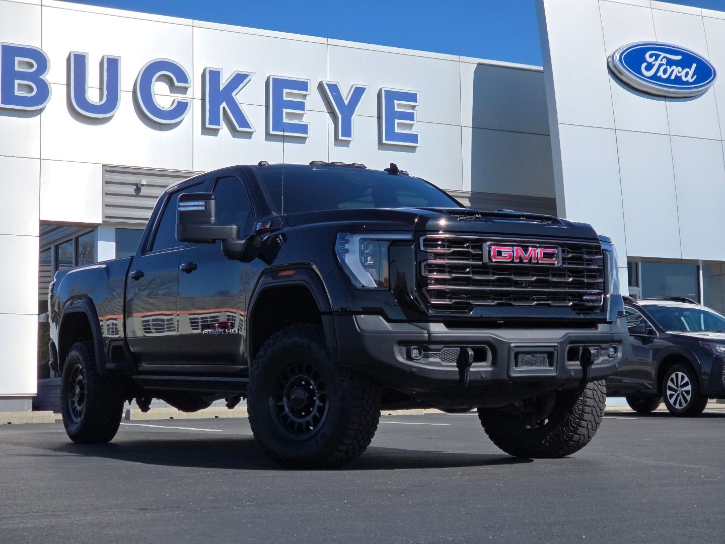 Used 2024 GMC Sierra 2500 AT4X w/ AT4X AEV Edition image 2