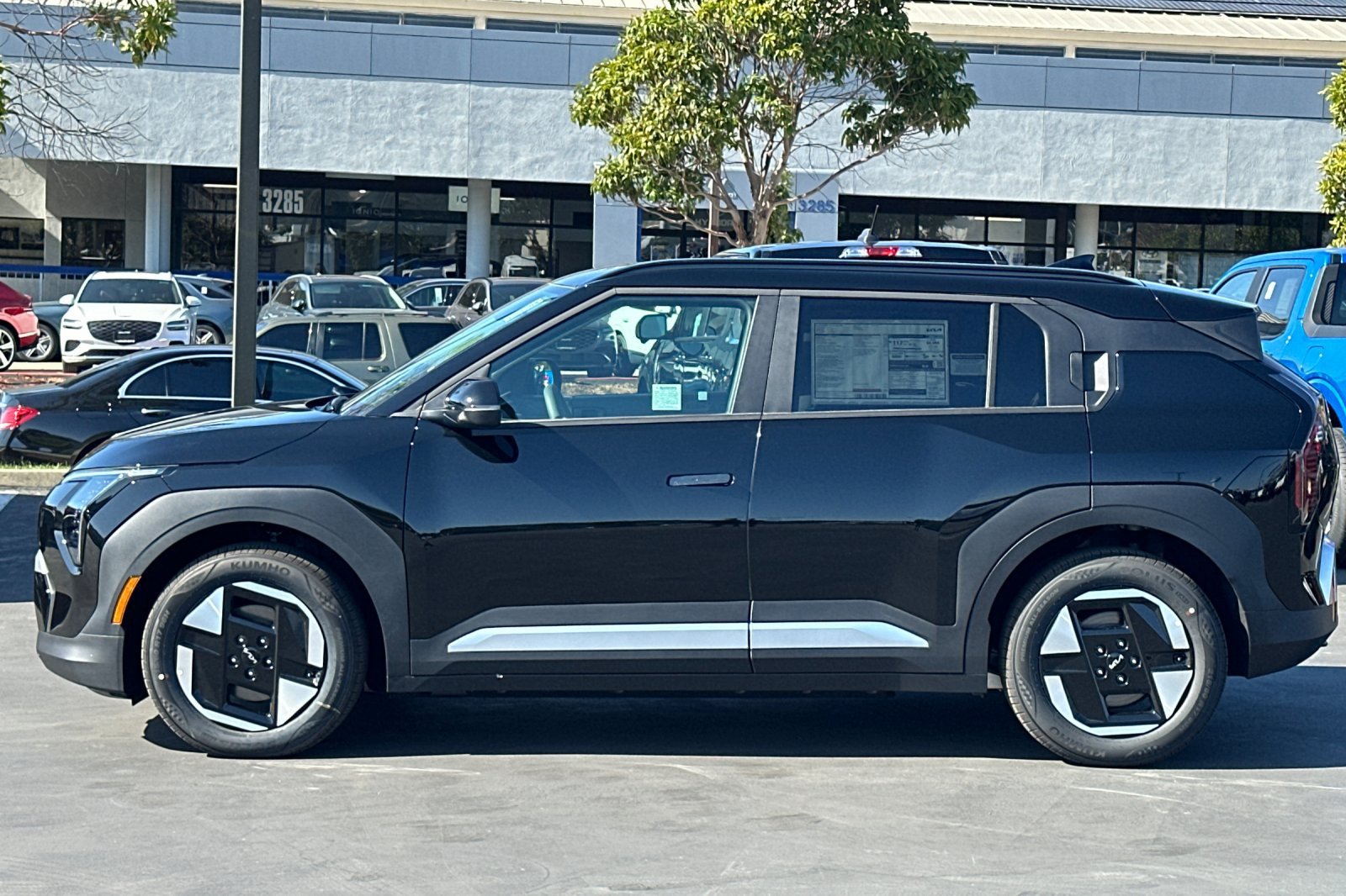 New 2027 Kia EV3 Wind FWD image 7