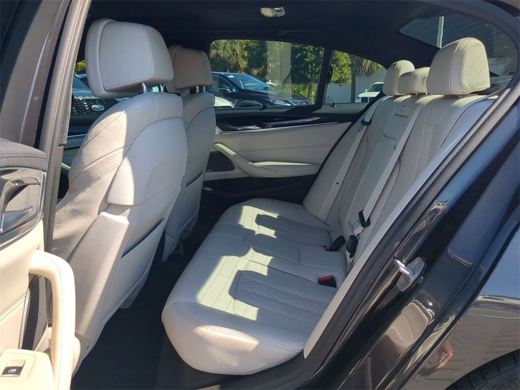 Used 2018 BMW M550i xDrive image 15