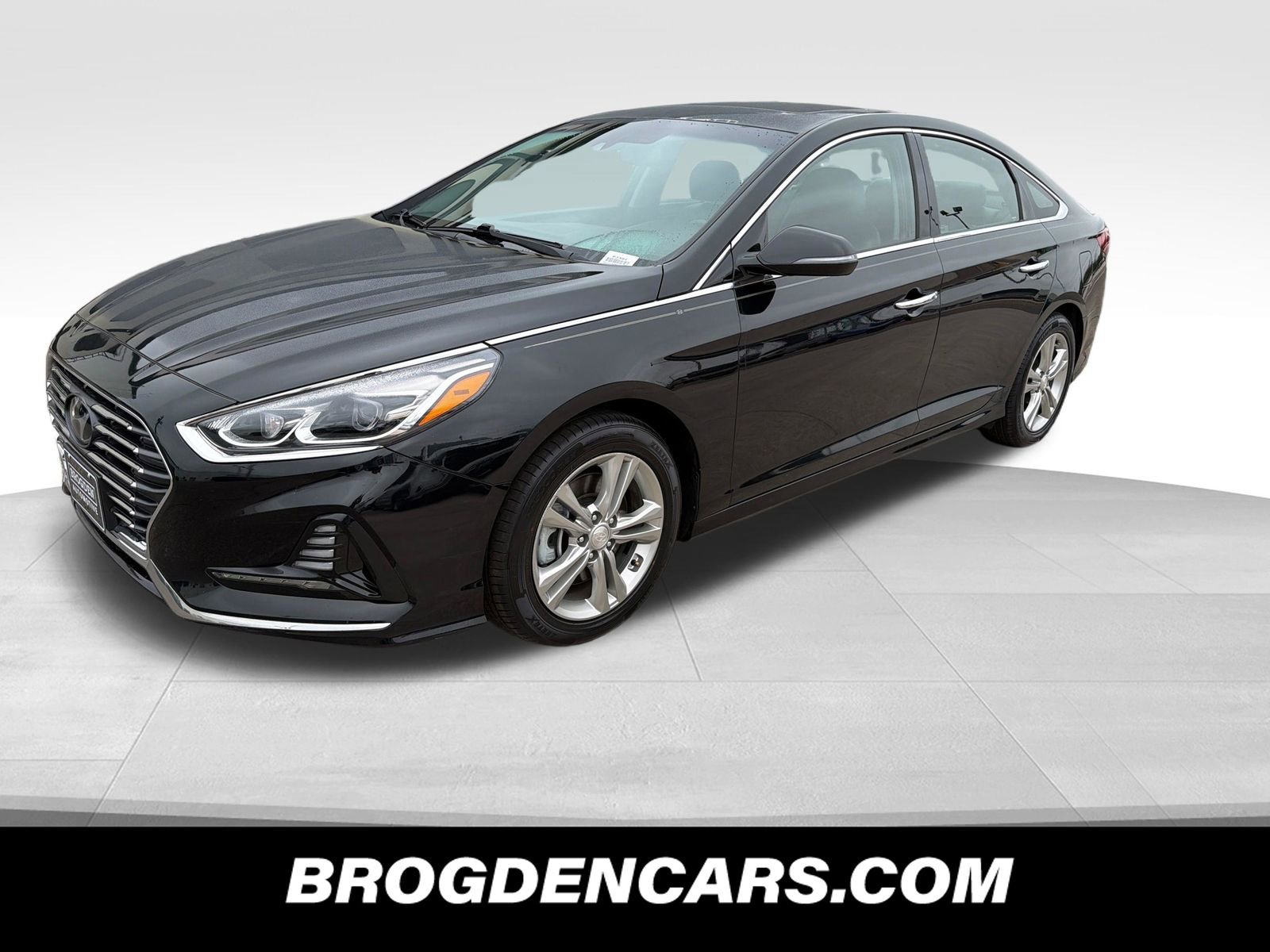 Used 2018 Hyundai Sonata Limited w/ Limited Ultimate Package 03 FWD image 4