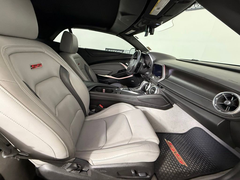 Used 2018 Chevrolet Camaro SS image 14