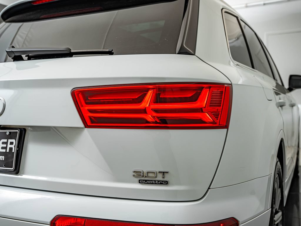 Used 2017 Audi Q7 3.0T Prestige AWD/4WD image 15