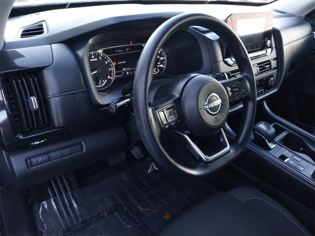 Used 2024 Nissan Pathfinder S image 14