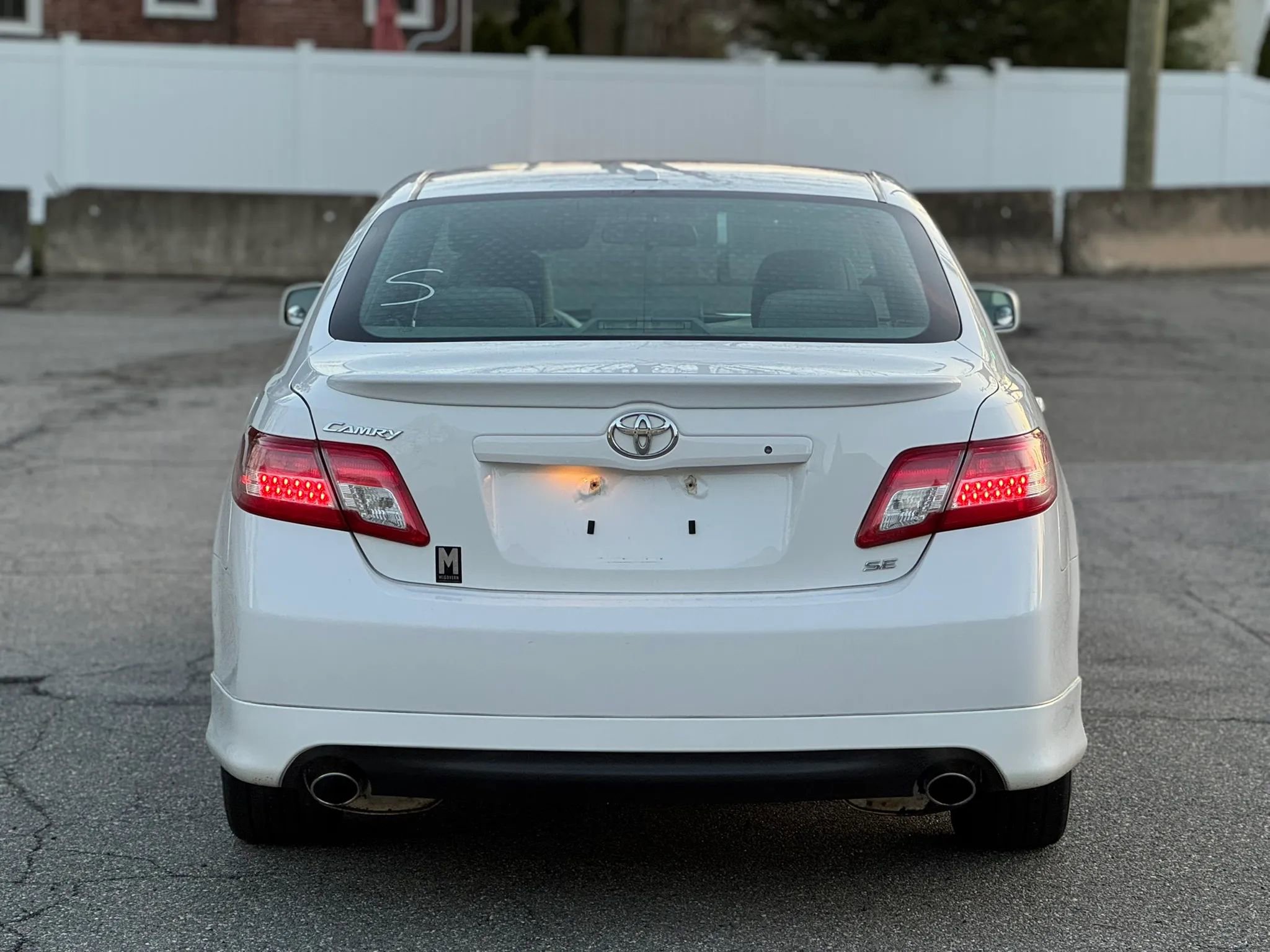 Used 2011 Toyota Camry SE w/ Sport Leather Pkg FWD image 8