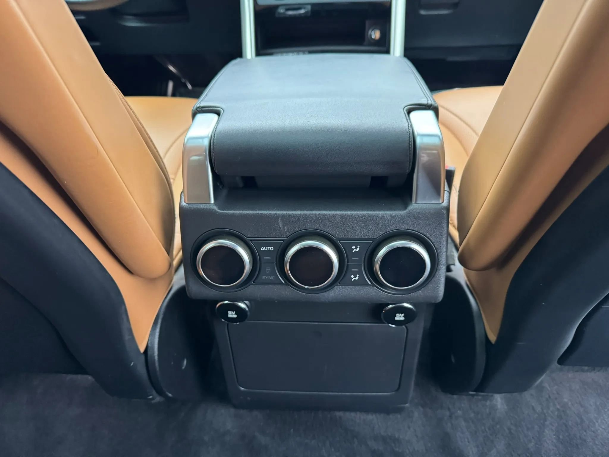 Used 2019 Land Rover Discovery HSE Luxury AWD/4WD image 27