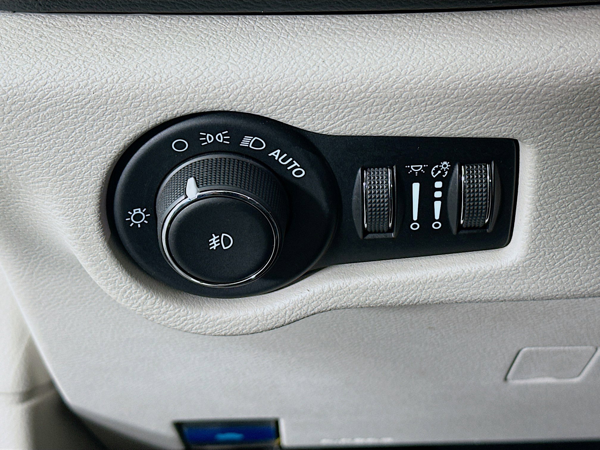 Used 2021 Chrysler Pacifica Touring-L image 17