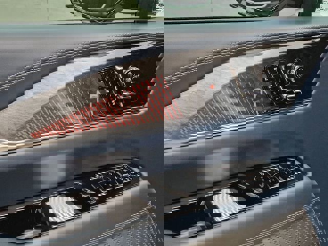 New 2025 Cadillac Escalade IQ Luxury 2 image 25