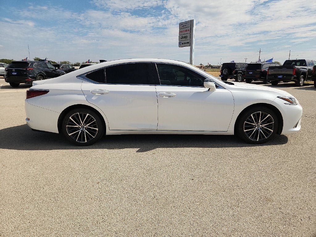 Used 2025 Lexus ES 350 w/ Premium Package FWD image 5