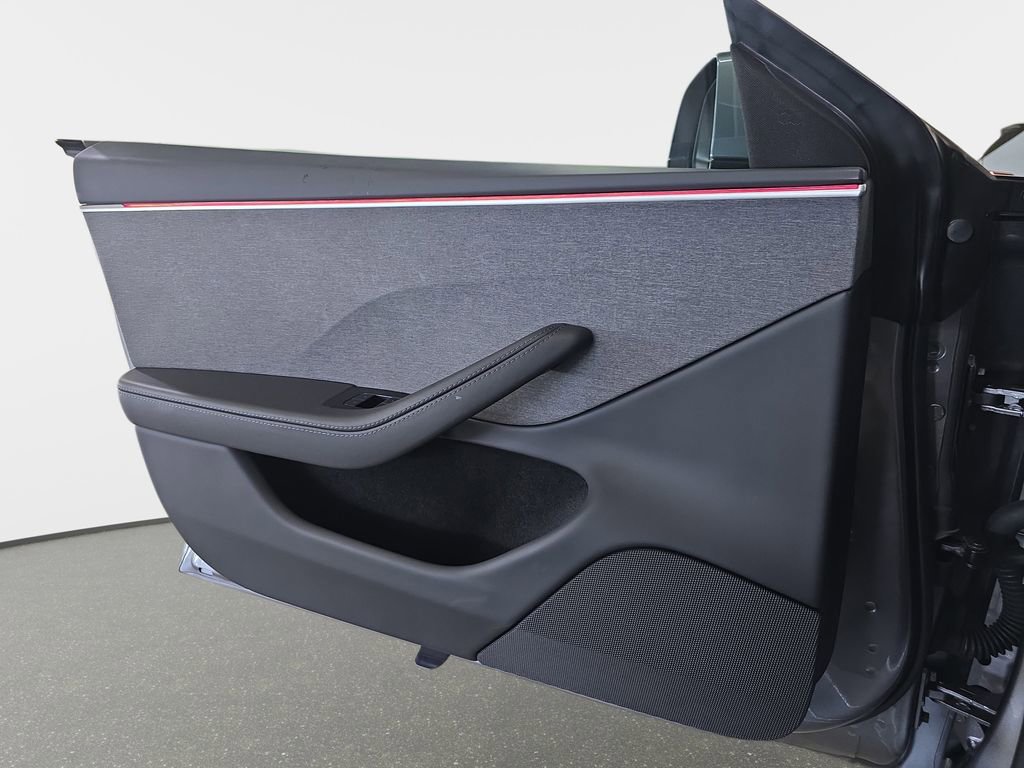 Used 2025 Tesla Model 3 Long Range RWD image 27