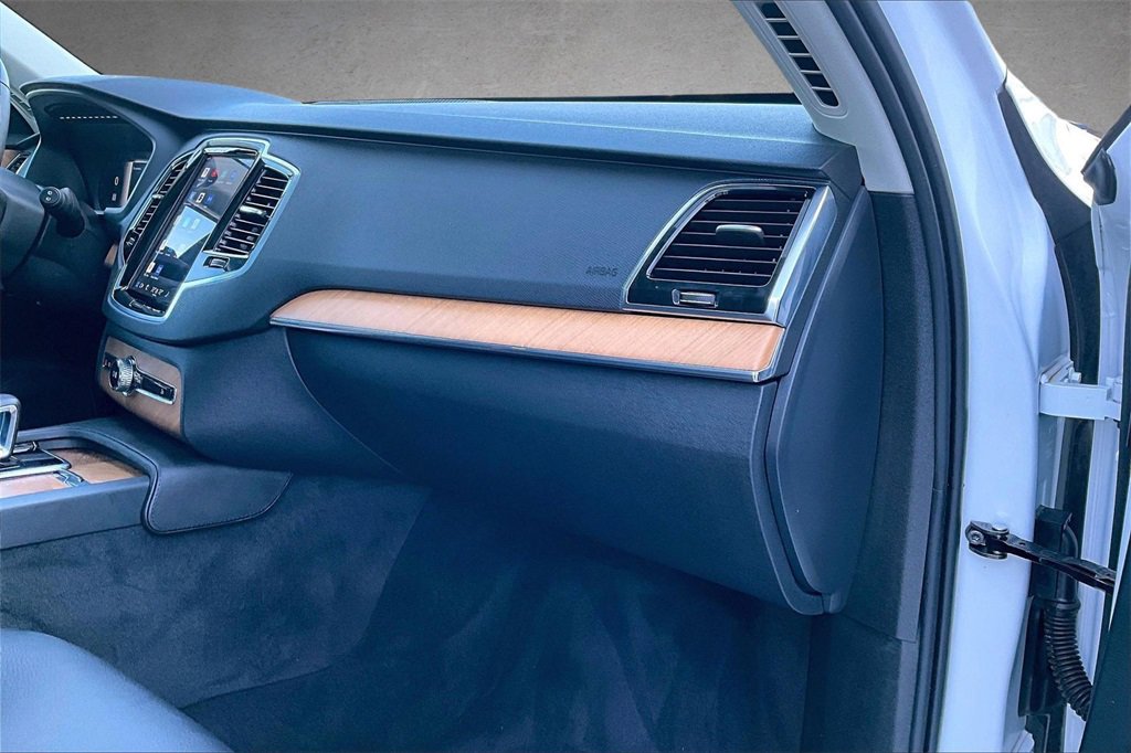 Used 2024 Volvo XC90 B6 Plus w/ Protection Package Premier image 27