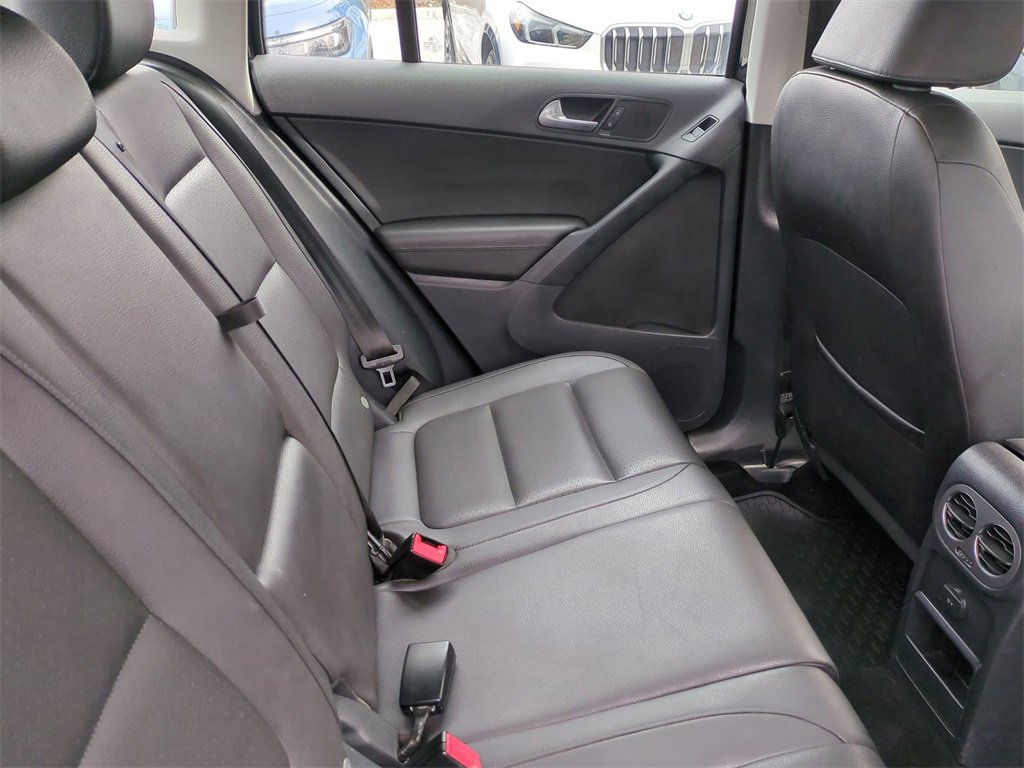 Used 2017 Volkswagen Tiguan S image 34