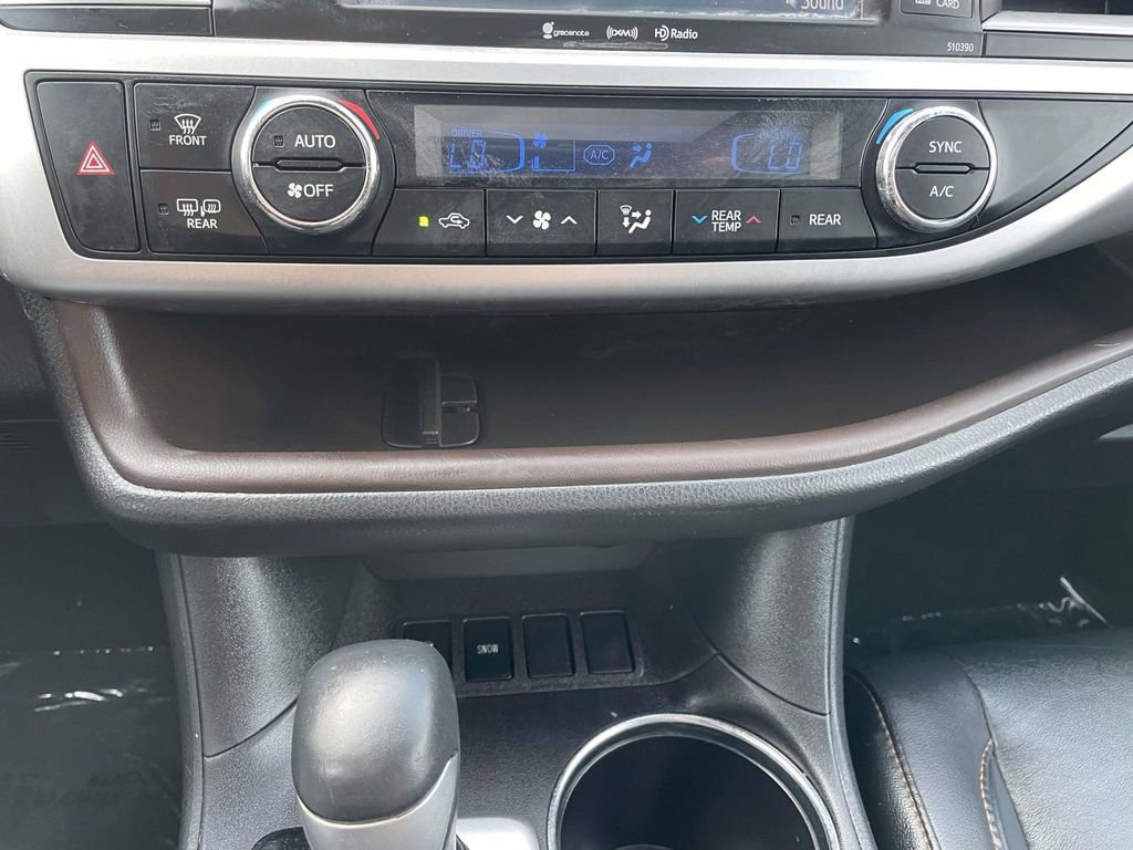 Used 2019 Toyota Highlander XLE image 42