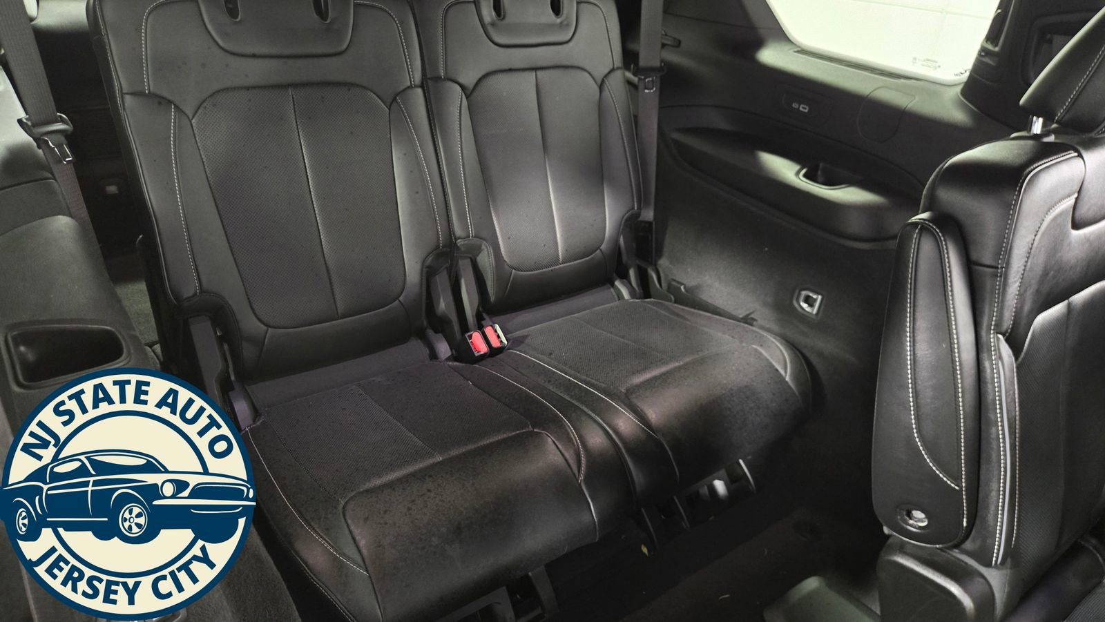 Used 2021 Jeep Grand Cherokee L Overland w/ Luxury Tech Group IV AWD/4WD image 37