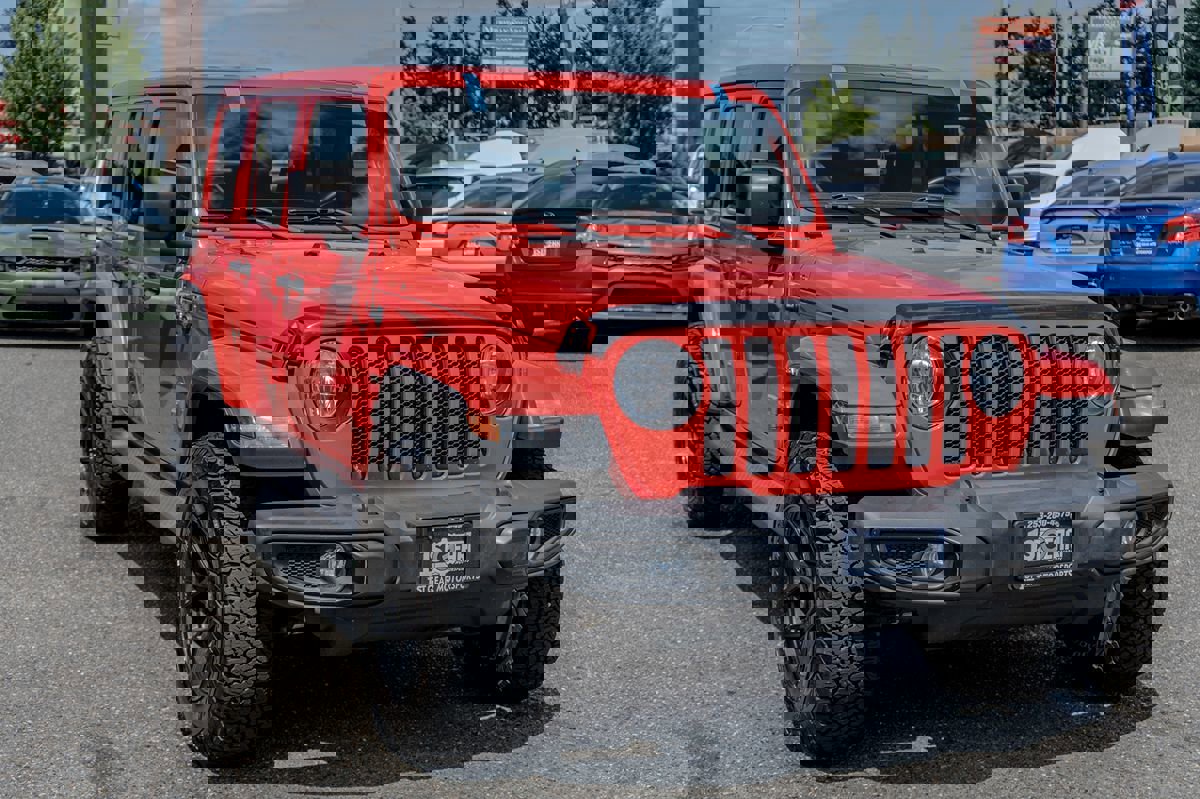 Used 2021 Jeep Wrangler Unlimited Sahara w/ Uconnect 4C Nav & Sound Group image 5