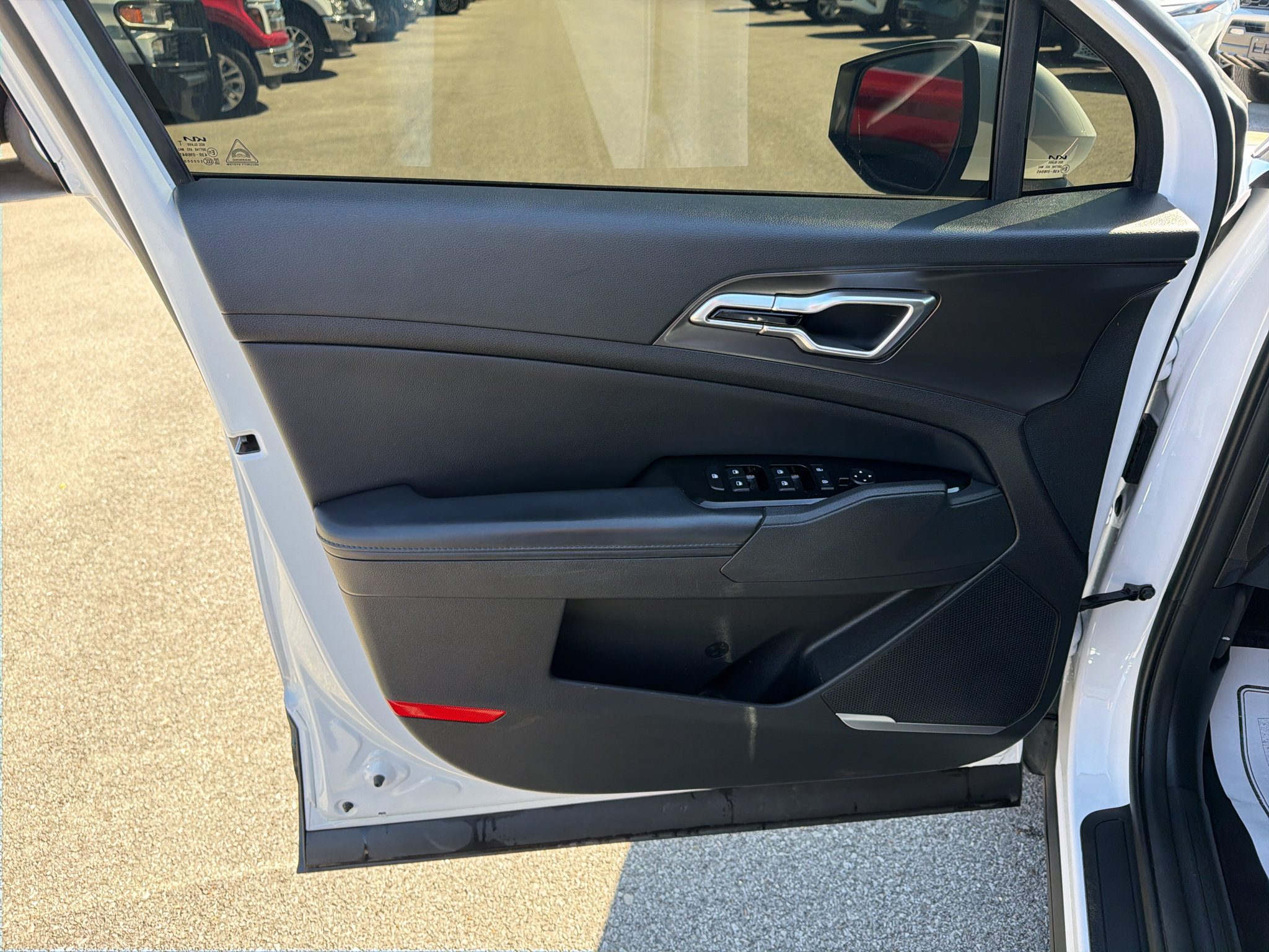 Used 2023 Kia Sportage EX FWD image 9