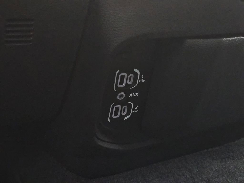 Used 2025 RAM 1500 Classic Warlock AWD/4WD image 26