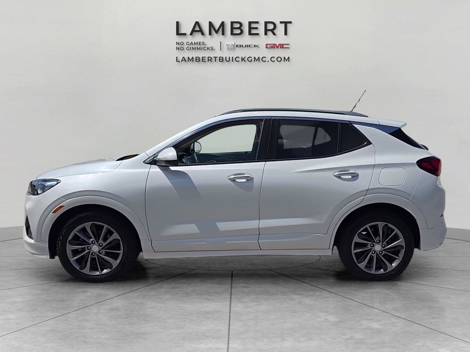 Used 2020 Buick Encore GX Select w/ Experience Buick Package FWD image 2