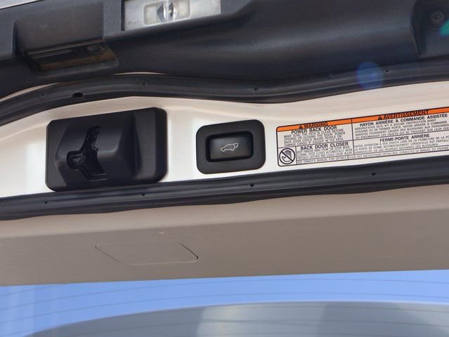 Used 2021 Lexus LX 570 4WD w/ Luxury Package image 24