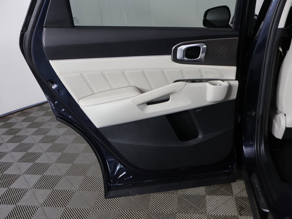 Used 2022 Kia Sorento SX Prestige image 29