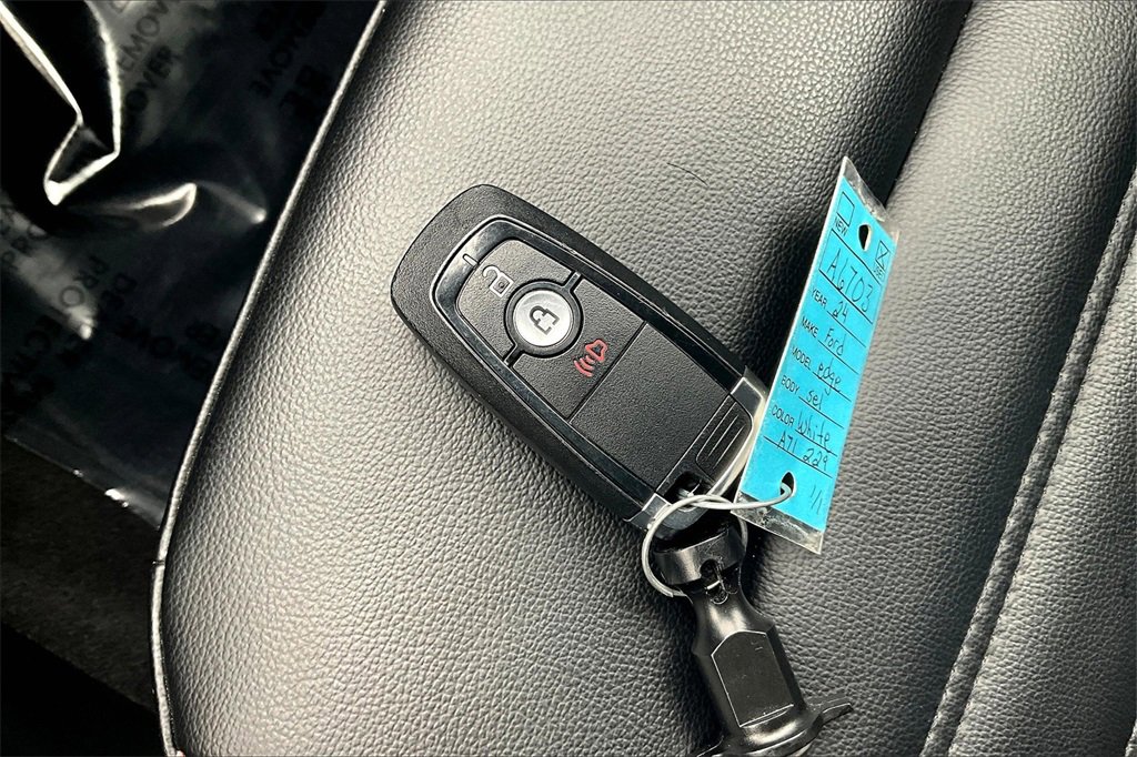 Used 2024 Ford Edge SEL image 11