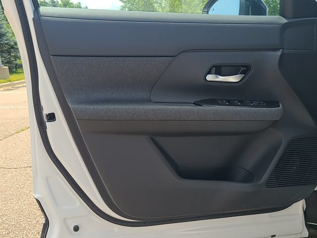 New 2026 Nissan Kicks SV w/ Cold Weather Package FWD image 10