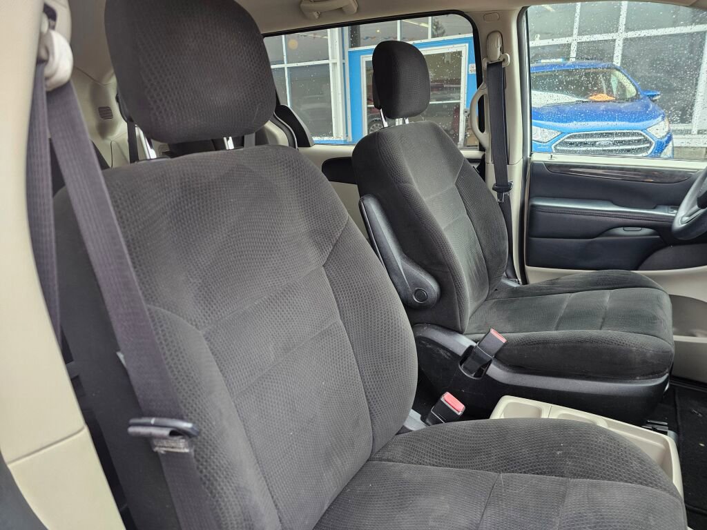 Used 2012 Dodge Grand Caravan SE FWD image 12