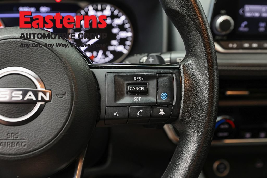 Used 2023 Nissan Rogue SV AWD/4WD image 15