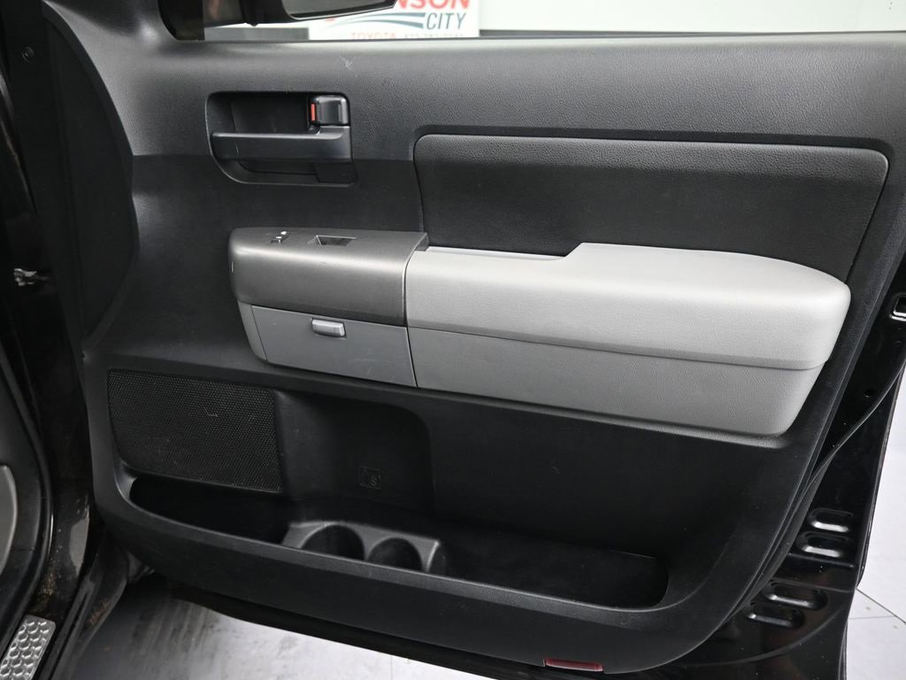 Used 2011 Toyota Tundra 4x4 CrewMax image 13