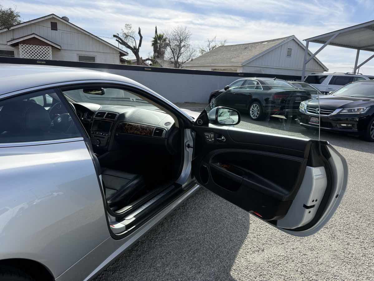 Used 2011 Jaguar XK image 20