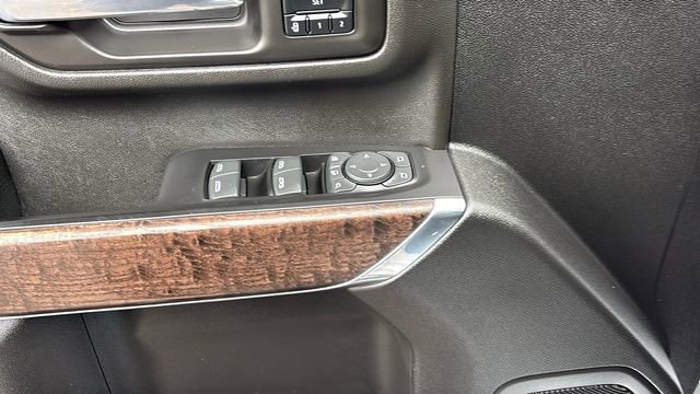 Used 2023 GMC Sierra 2500 Denali w/ Denali Ultimate Package image 15