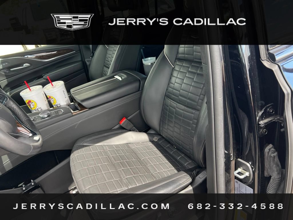 Used 2024 Cadillac Escalade Sport Platinum w/ LPO, ONYX Package AWD/4WD image 12