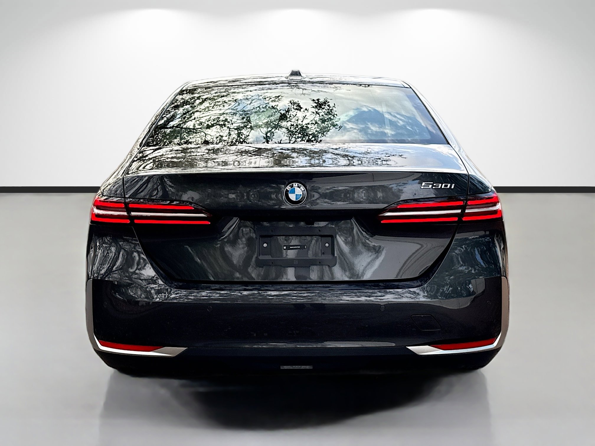 Used 2026 BMW 530i RWD image 4