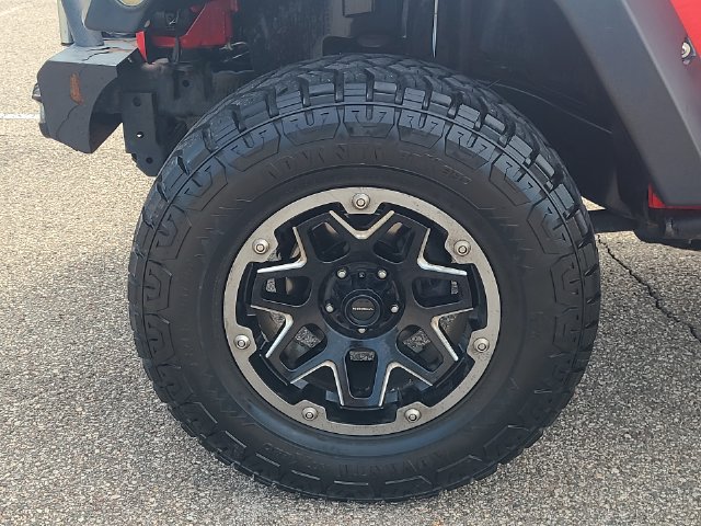 Used 2018 Jeep Wrangler Unlimited Sport w/ Connectivity Group AWD/4WD image 10